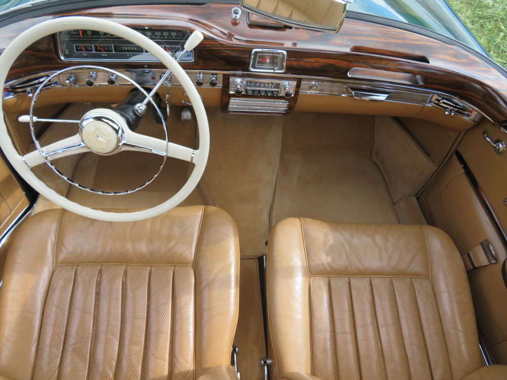 Mercedes-Benz 220 S Coupé