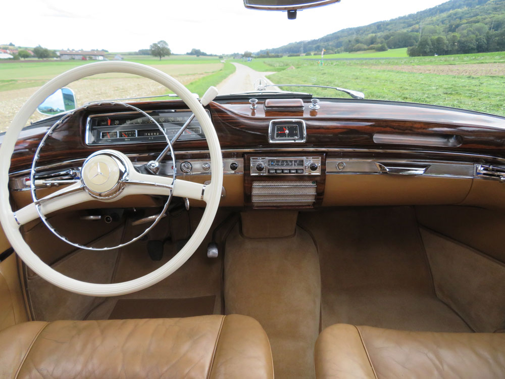 Mercedes-Benz 220 S Coupé