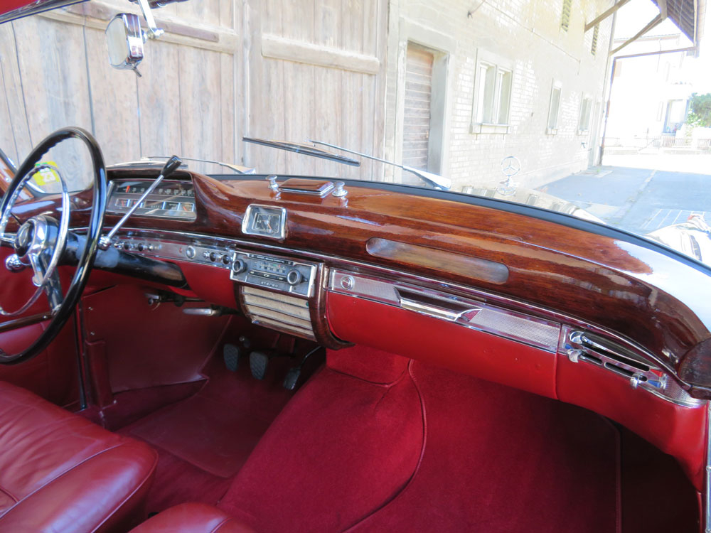 Mercedes-Benz 220 S Coupé