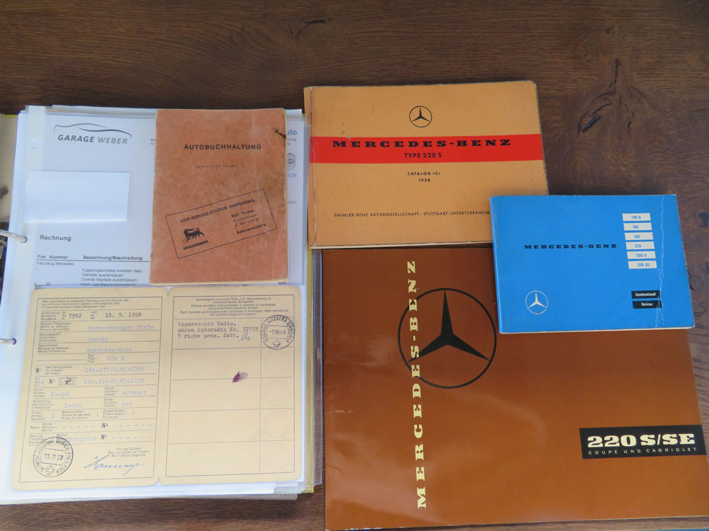 Mercedes-Benz 220 S Coupé