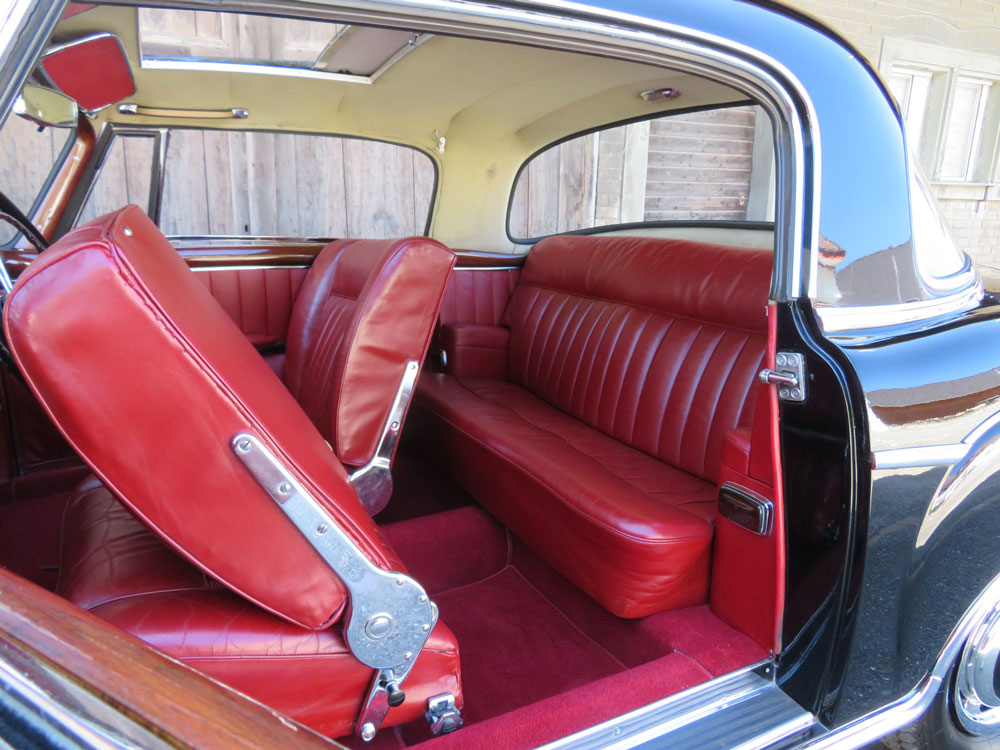 Mercedes-Benz 220 S Coupé