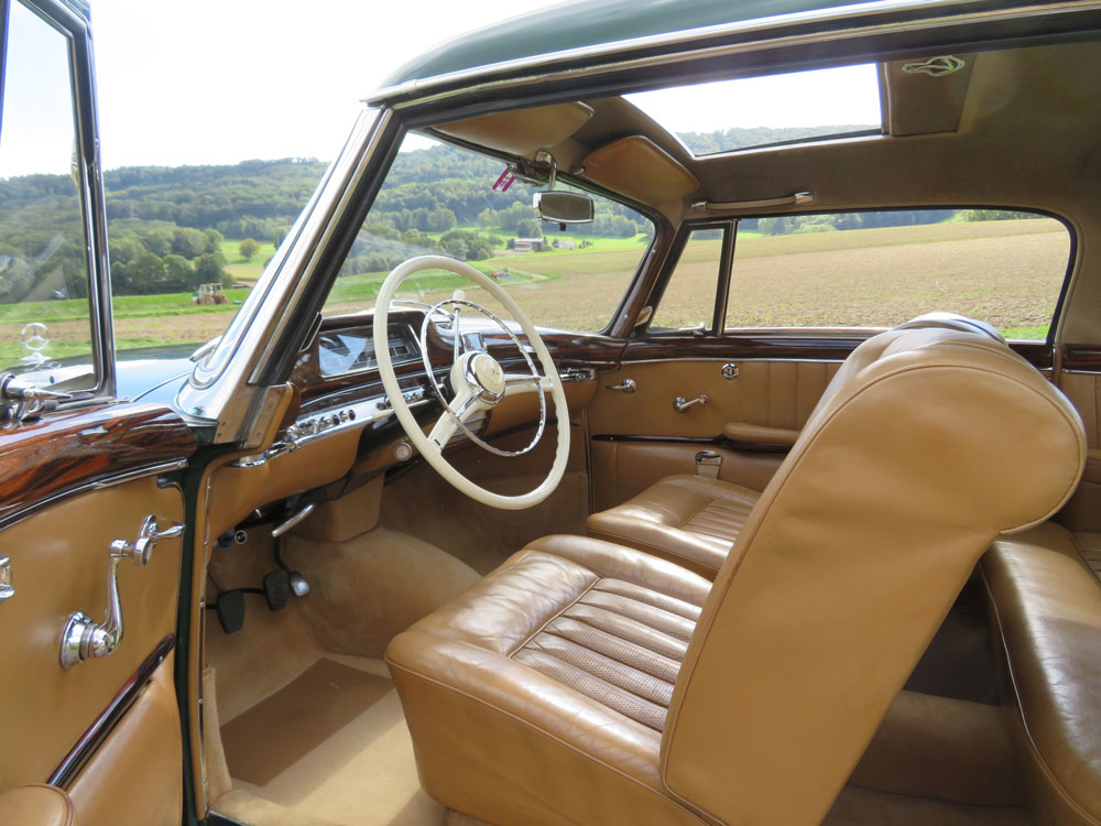 Mercedes-Benz 220 S Coupé