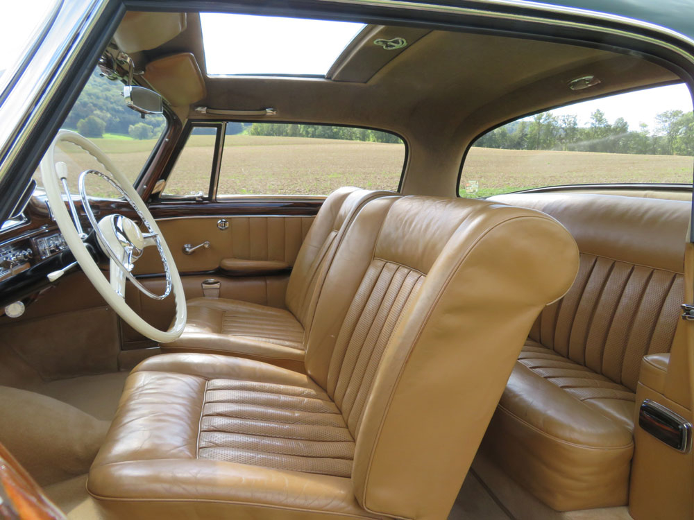 Mercedes-Benz 220 S Coupé