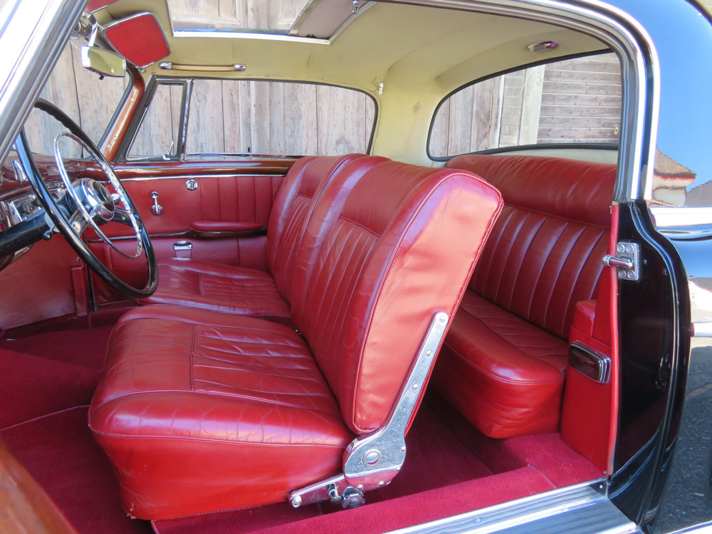 Mercedes-Benz 220 S Coupé