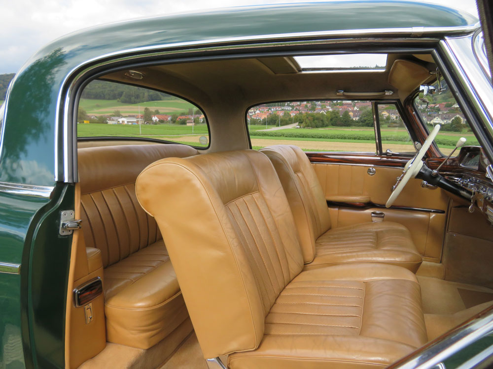 Mercedes-Benz 220 S Coupé