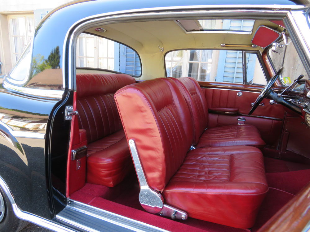 Mercedes-Benz 220 S Coupé