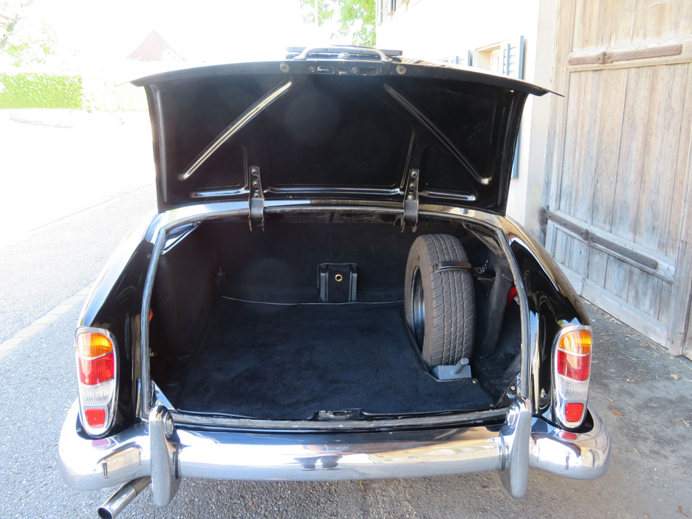 Mercedes-Benz 220 S Coupé