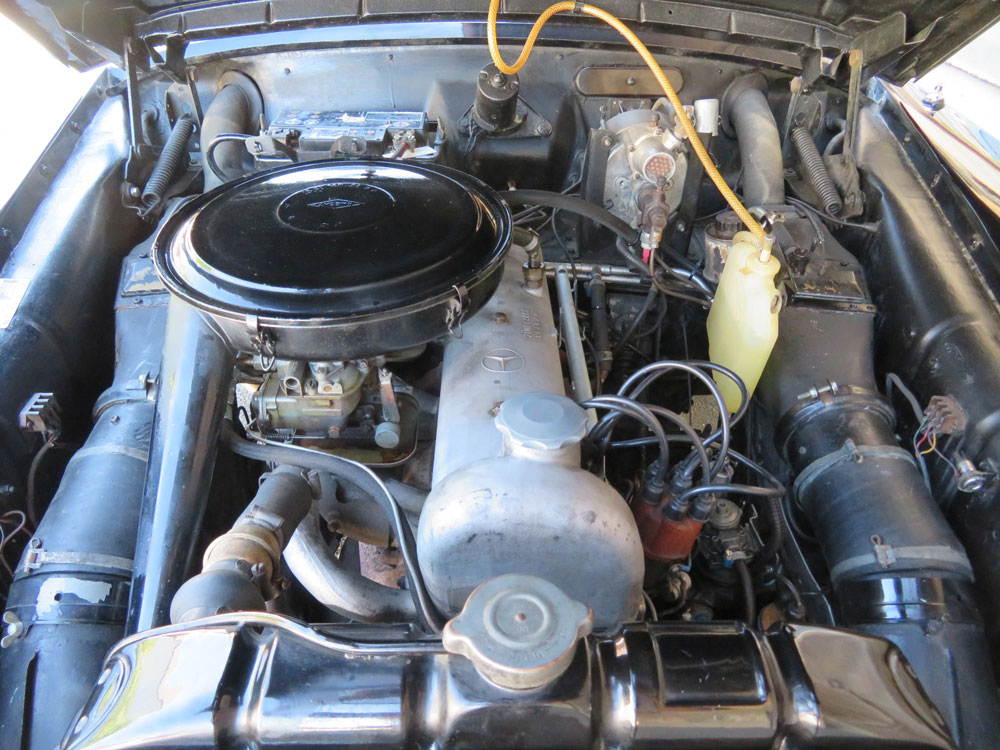 Mercedes-Benz 220 S Coupé