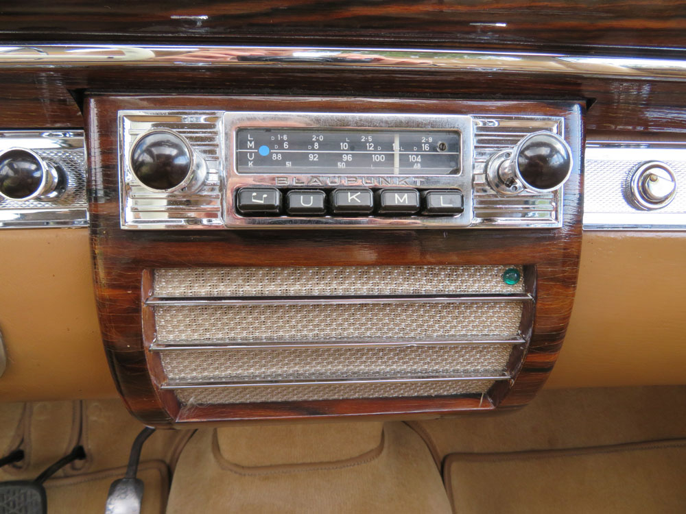 Mercedes-Benz 220 S Coupé