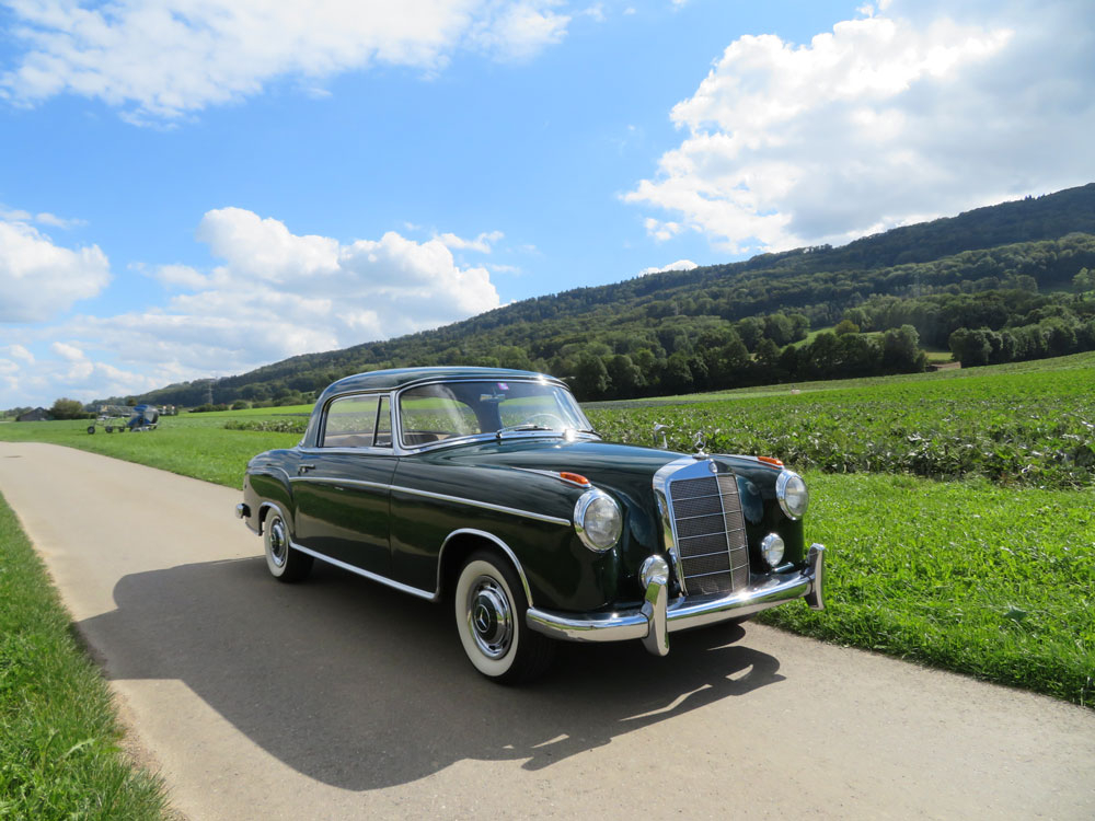 Mercedes-Benz 220 S Coupé