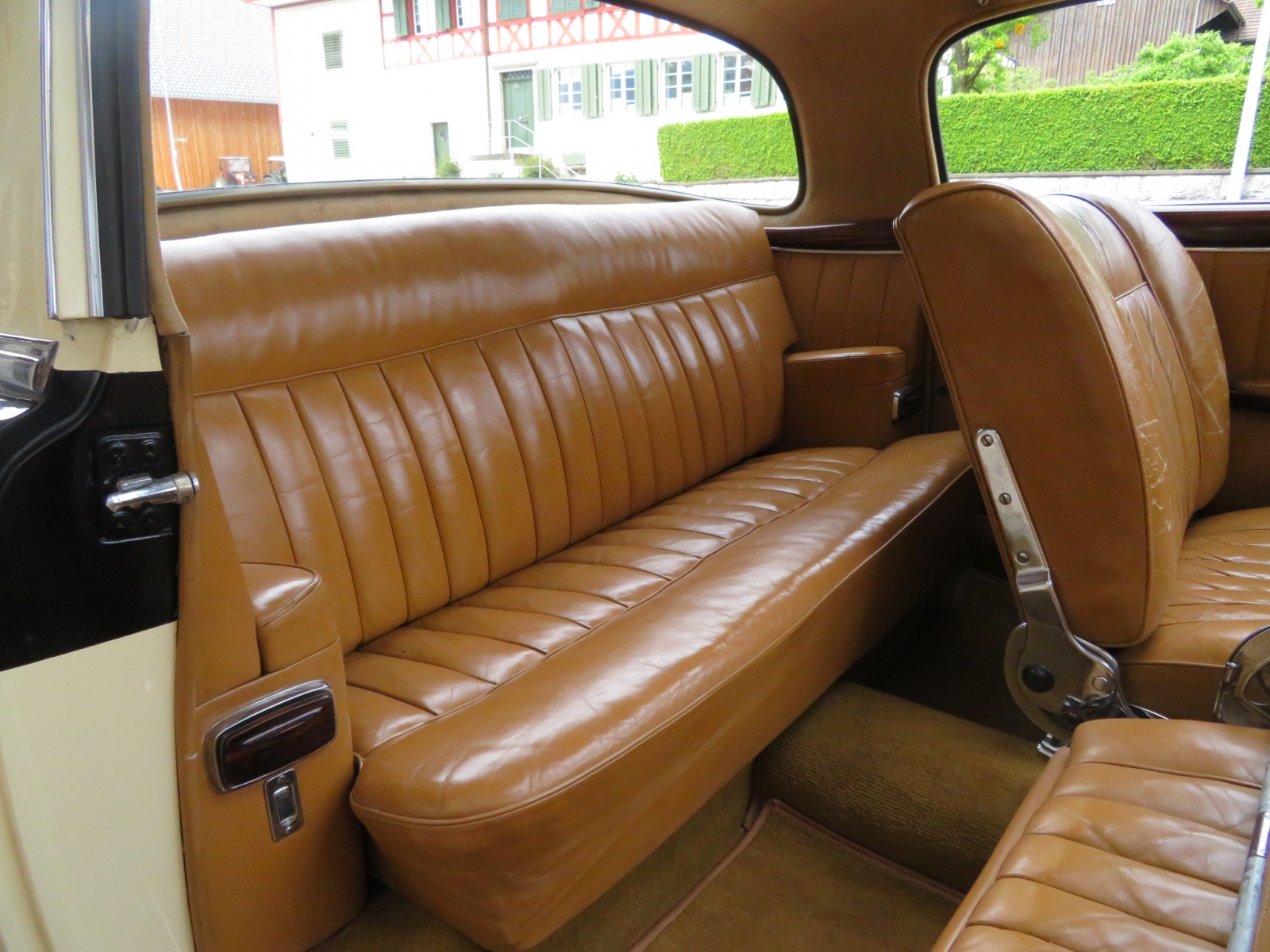 Mercedes-Benz 220 S Coupé