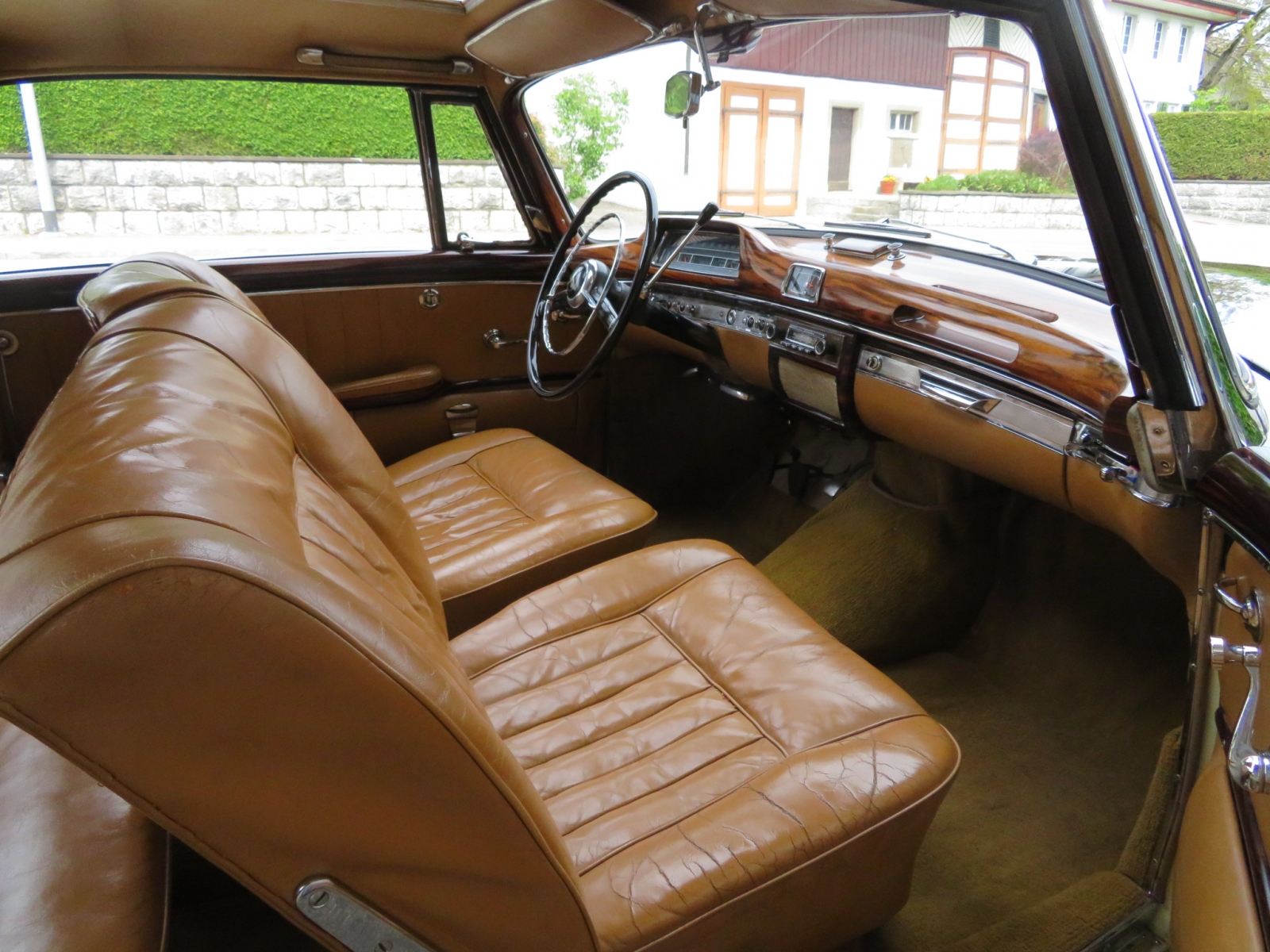 Mercedes-Benz 220 S Coupé