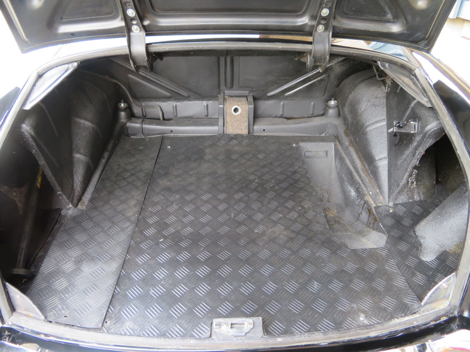 Mercedes-Benz 220 S Coupé