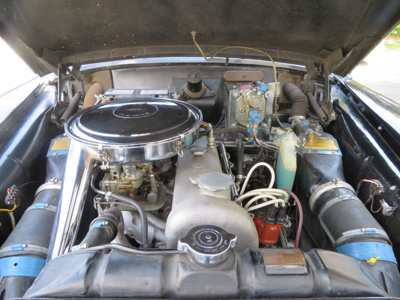 Mercedes-Benz 220 S Coupé