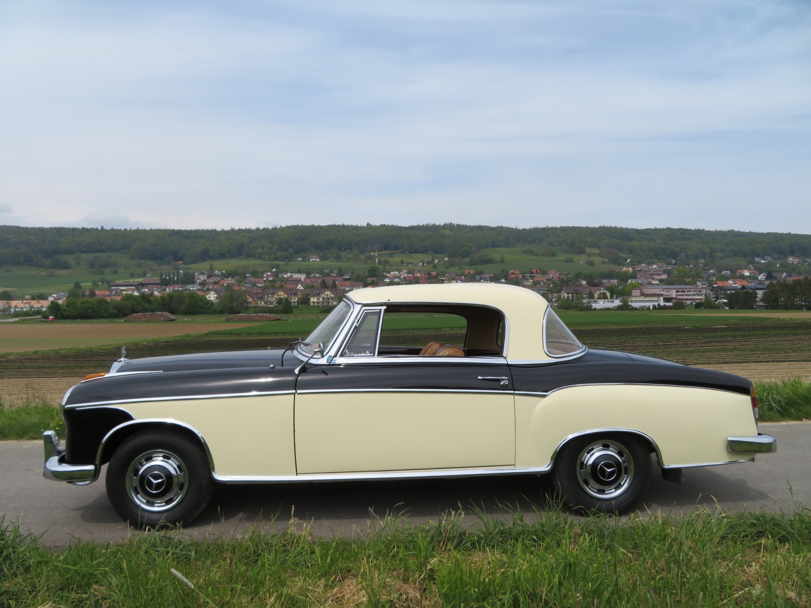 Mercedes-Benz 220 S Coupé
