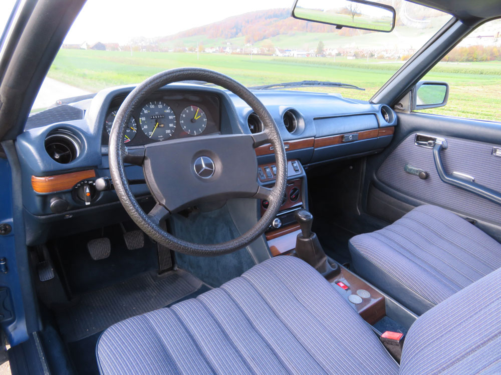 Mercedes-Benz 230 CE Coupé