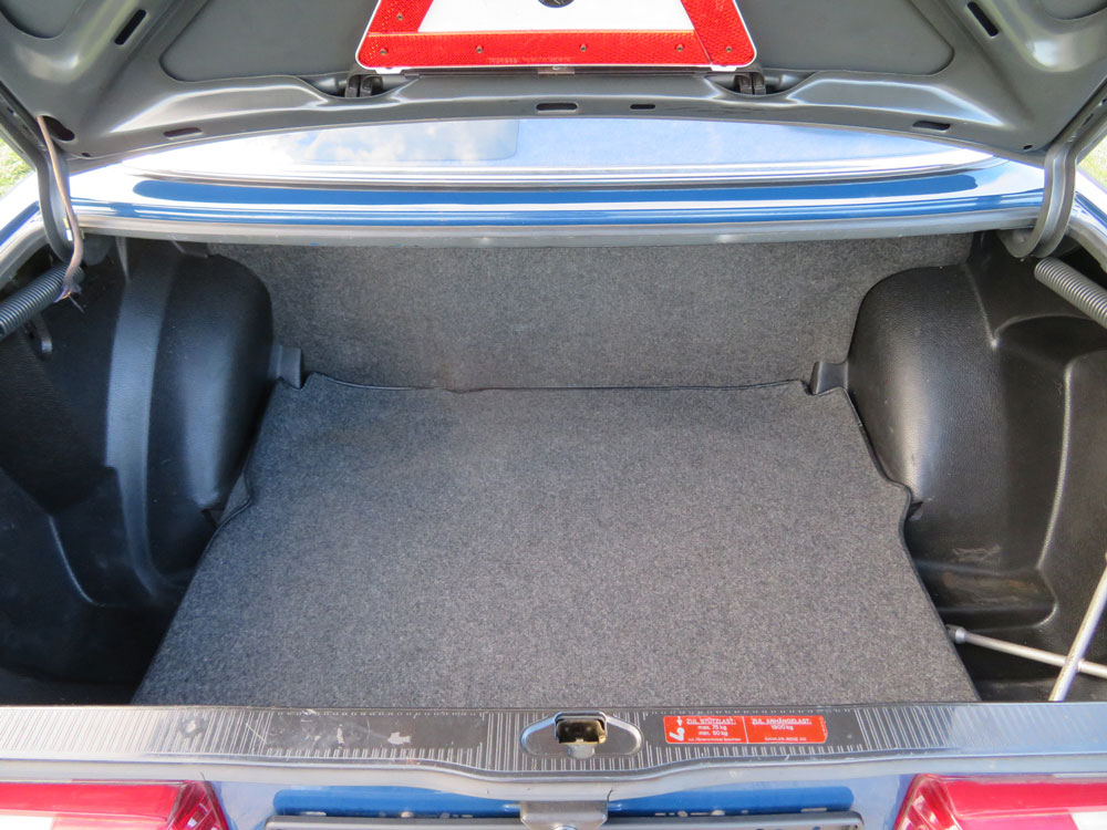 Mercedes-Benz 230 CE Coupé