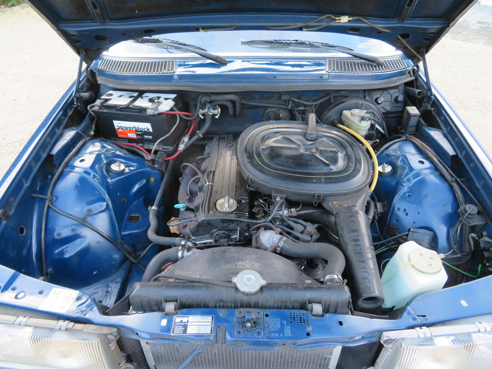 Mercedes-Benz 230 CE Coupé