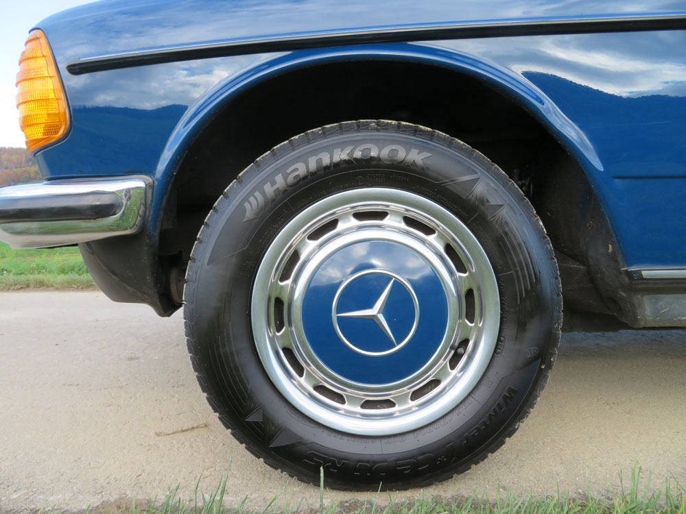 Mercedes-Benz 230 CE Coupé