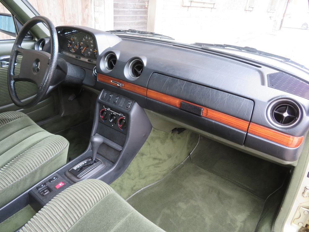 Mercedes-Benz 230 E Limousine