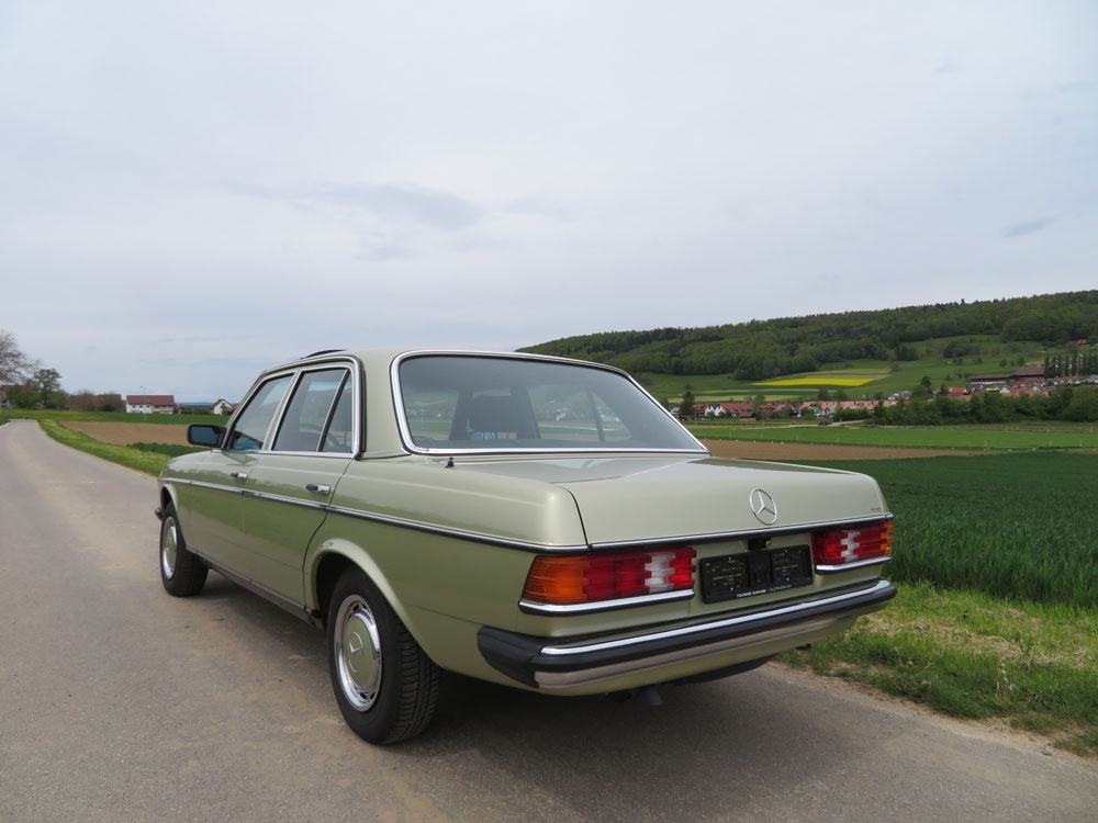 Mercedes-Benz 230 E Limousine