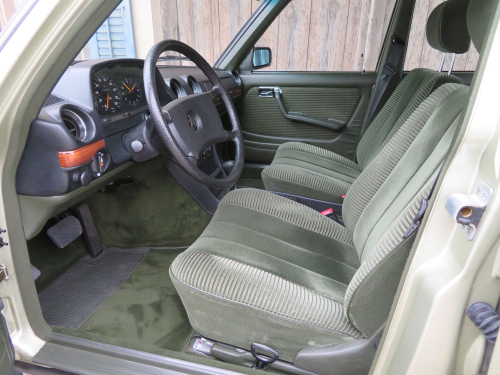 Mercedes-Benz 230 E Limousine