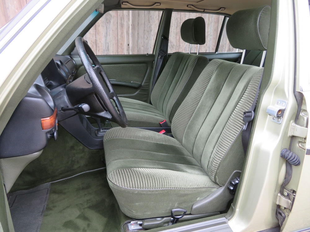 Mercedes-Benz 230 E Limousine