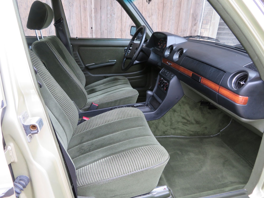 Mercedes-Benz 230 E Limousine