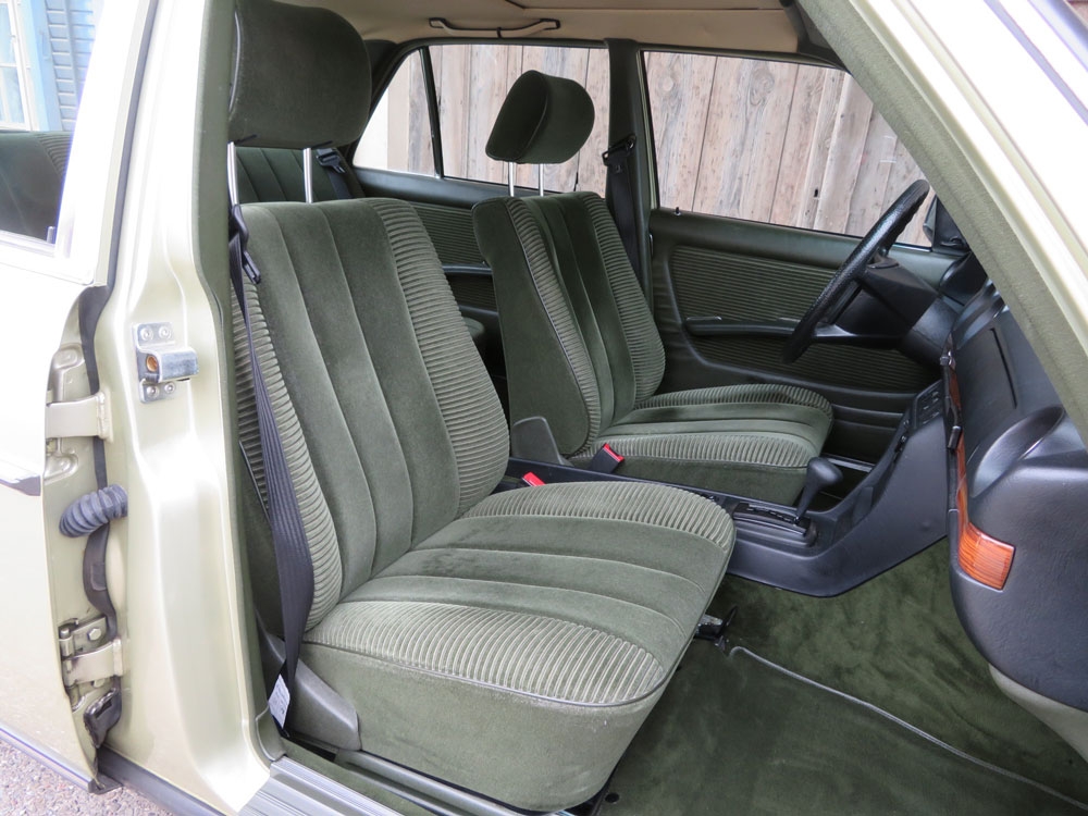 Mercedes-Benz 230 E Limousine