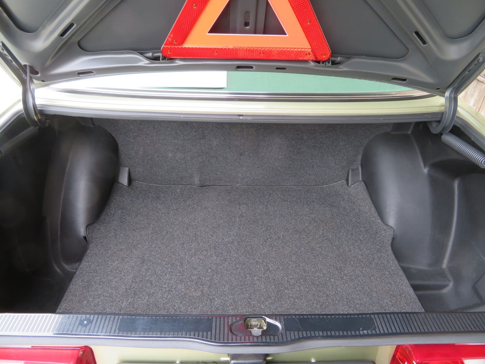 Mercedes-Benz 230 E Limousine