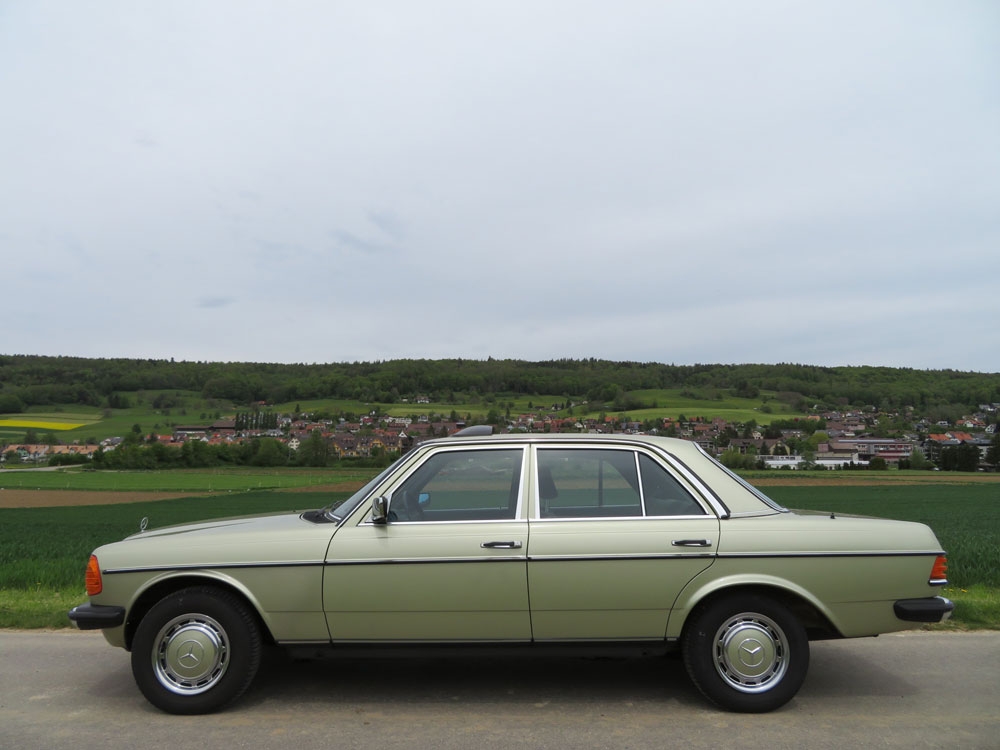 Mercedes-Benz 230 E Limousine