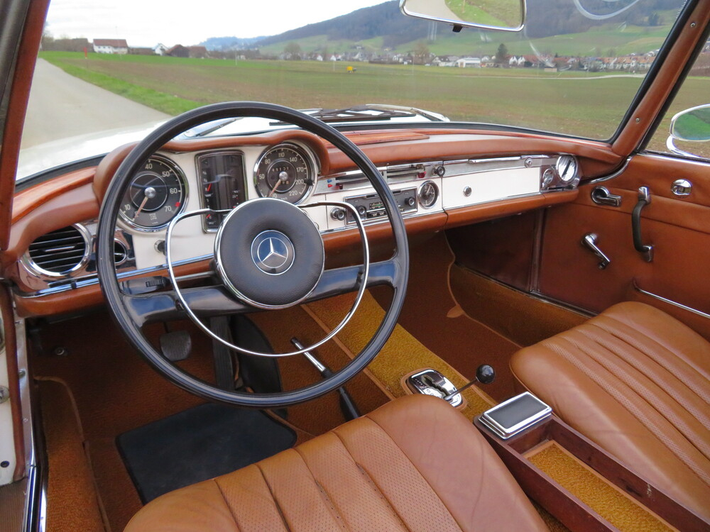 Mercedes-Benz 230 SL Pagode Cabriolet