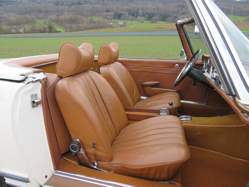 Mercedes-Benz 230 SL Pagode Cabriolet