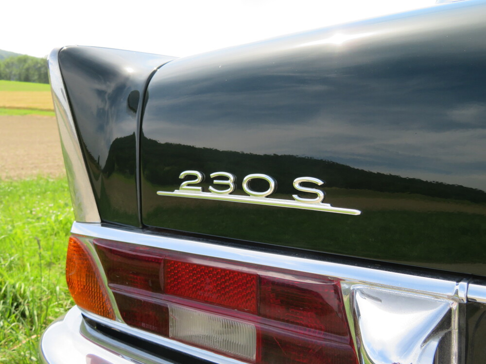 Mercedes-Benz 230 S Limousine