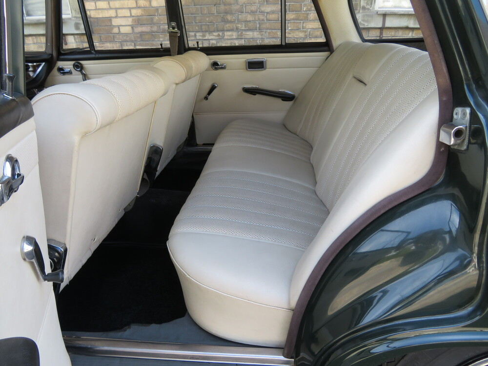 Mercedes-Benz 230 S Limousine