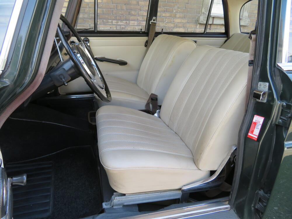 Mercedes-Benz 230 S Limousine