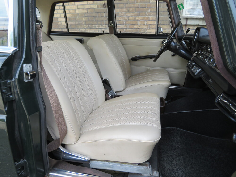 Mercedes-Benz 230 S Limousine