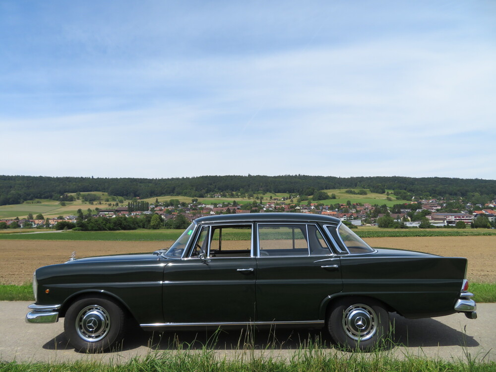 Mercedes-Benz 230 S Limousine