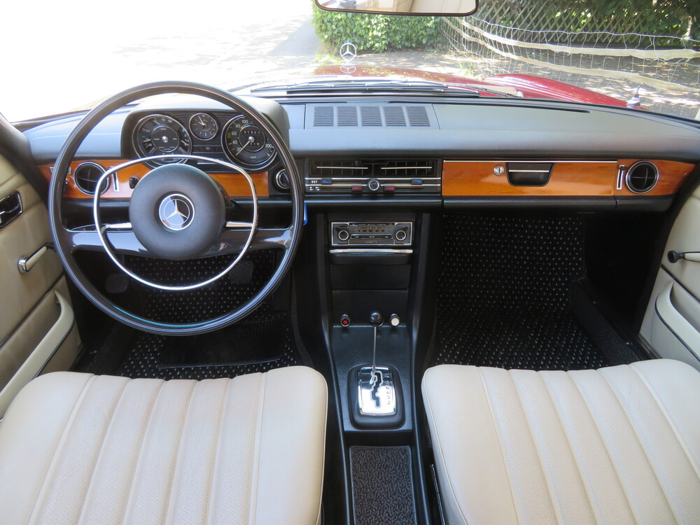 Mercedes-Benz 250 CE Coupé