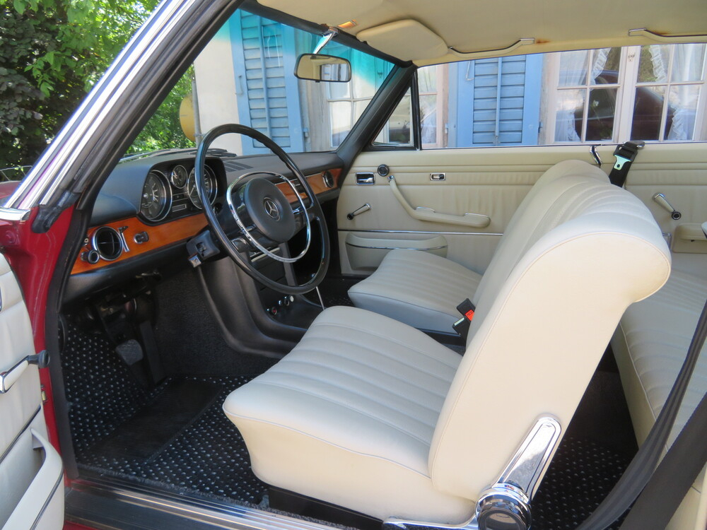 Mercedes-Benz 250 CE Coupé