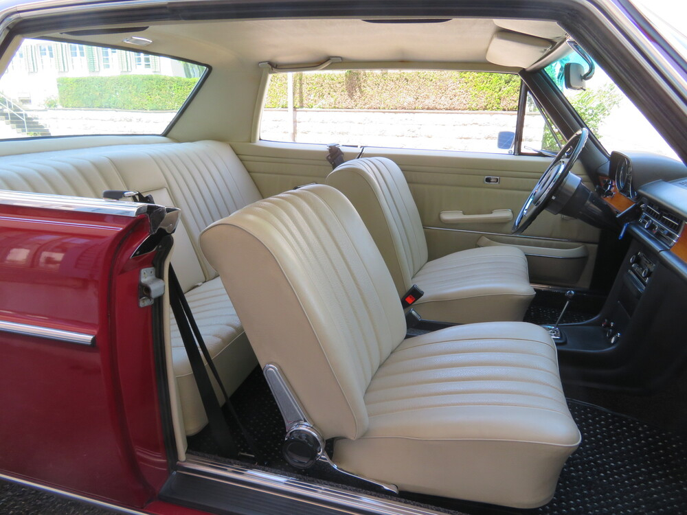 Mercedes-Benz 250 CE Coupé