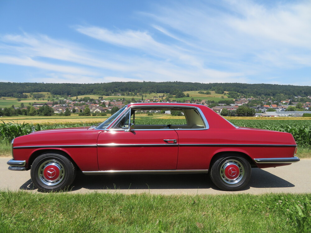 Mercedes-Benz 250 CE Coupé