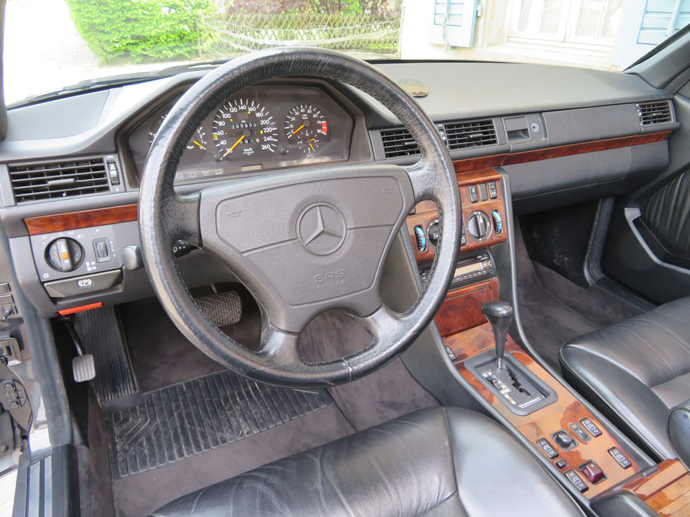 Mercedes-Benz 300 CE-24 Cabriolet