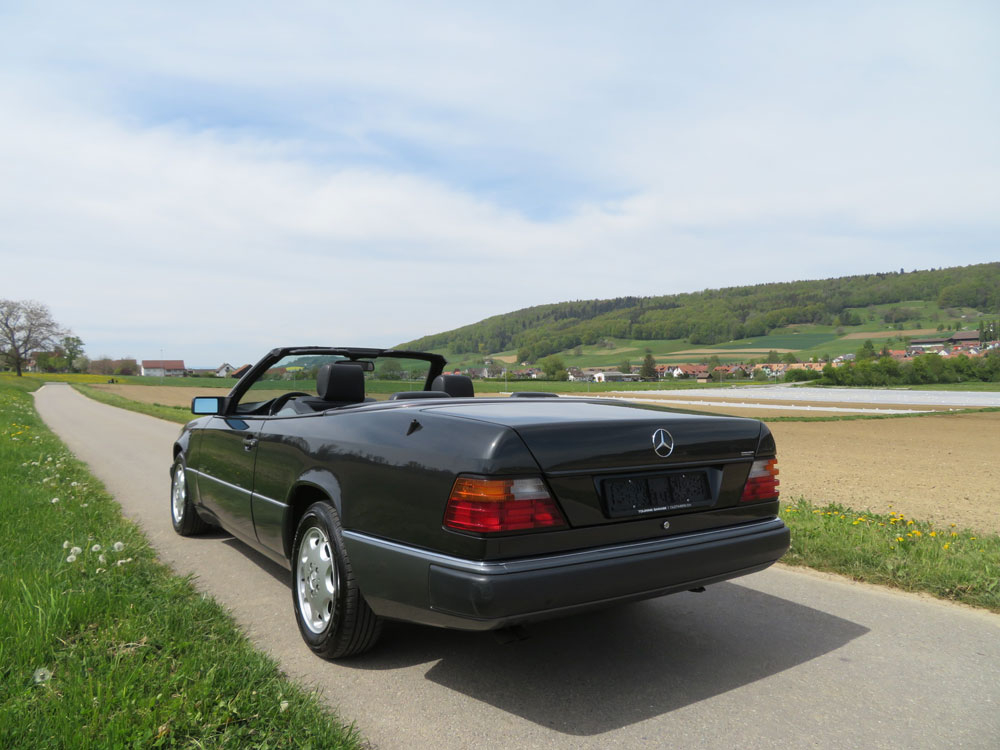Mercedes-Benz 300 CE-24 Cabriolet