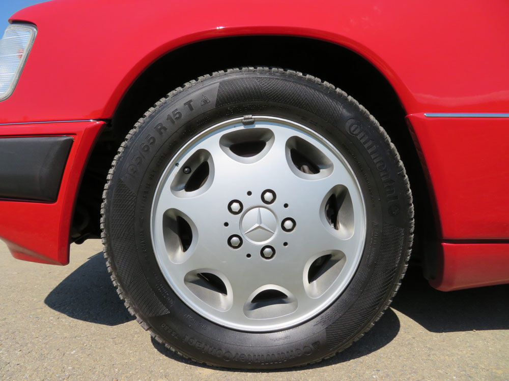 Mercedes-Benz 300 CE-24 Cabriolet