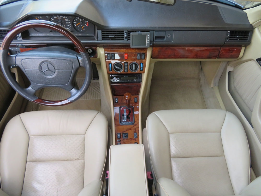 Mercedes-Benz 300 CE Coupé