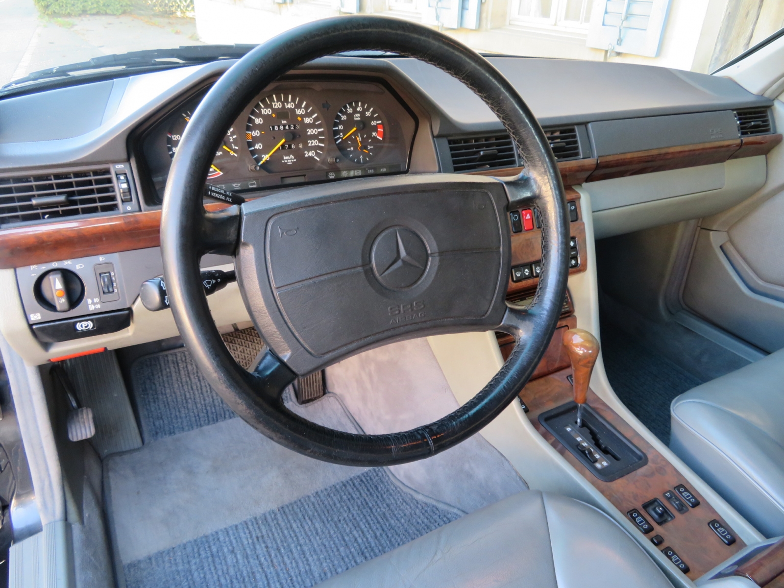 Mercedes-Benz 300 CE Coupé