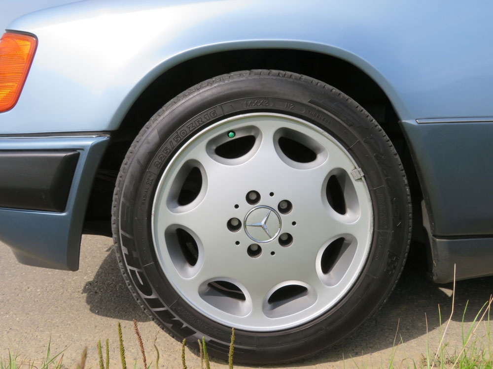 Mercedes-Benz 300 CE Coupé