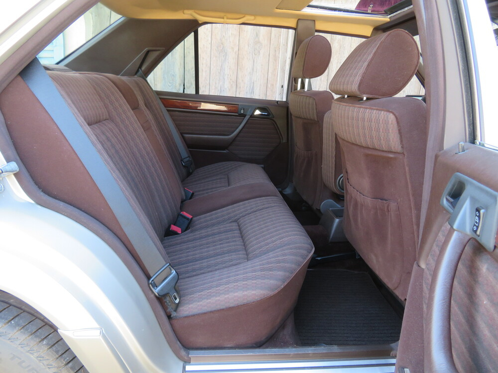 Mercedes-Benz 300 E Limousine