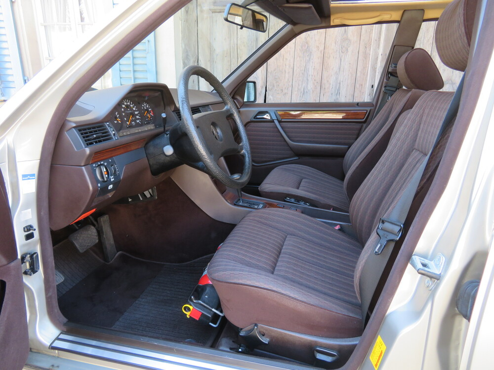 Mercedes-Benz 300 E Limousine